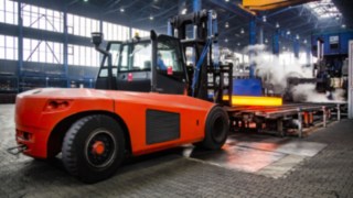 Der Linde Material Handling H160 fährt über das Gelände von Bohemia Rings.