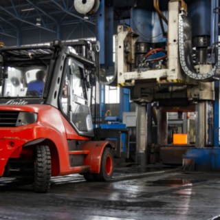 Der Linde H160 vor der Presse.