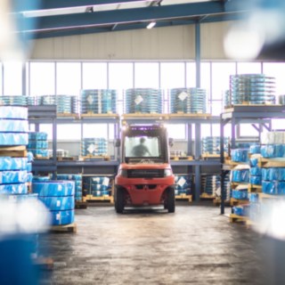 Der H160 verlässt das Gelände.