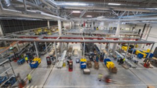 Mehrere Linde Hochhubwagen befinden sich im Einsatz im KION Regional Distribution Center