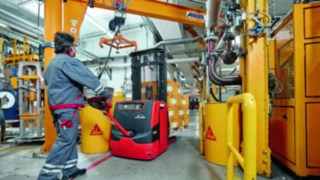 Hochhubwagen von Linde bei Sika Hochhubwagen von Linde bei Sika